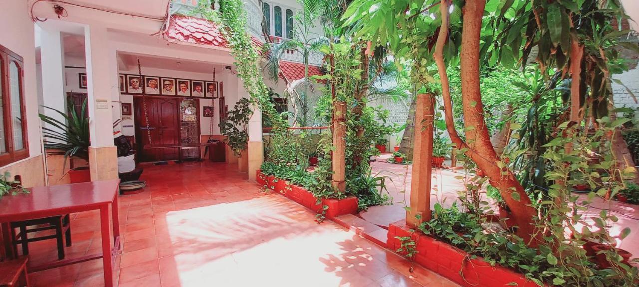 Daphne Hotel Махабалипурам Екстериор снимка