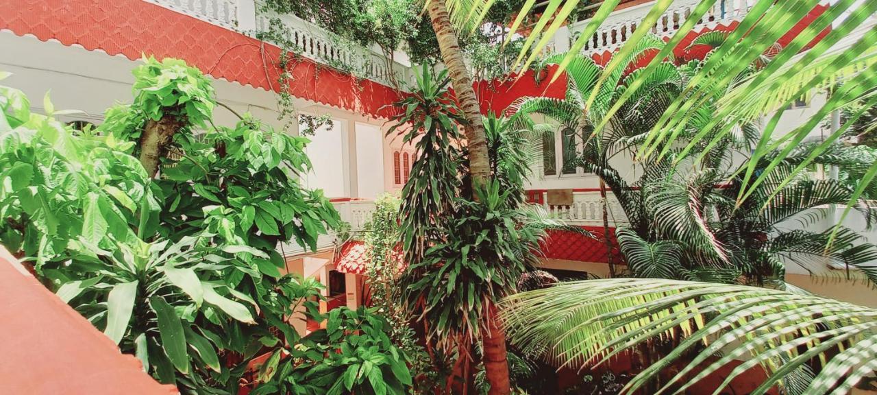 Daphne Hotel Махабалипурам Екстериор снимка